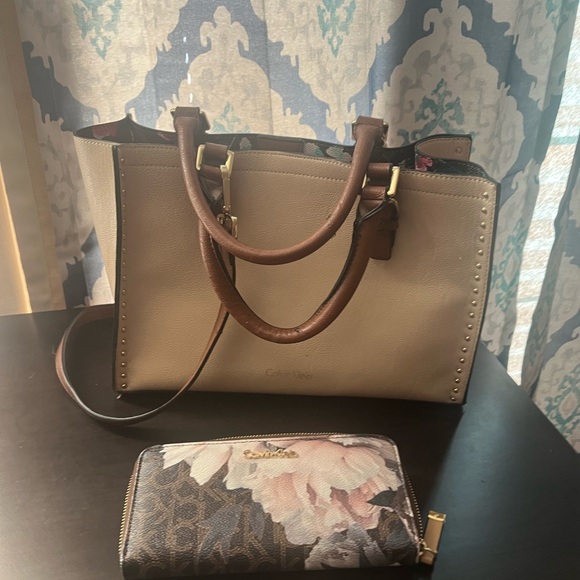 Calvin Klein Cream and Brown Tote Bag & Floral Wallet - Picture 9 of 9